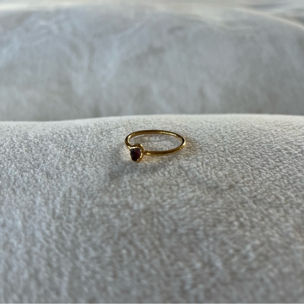 🤍 euc | beautifully simple amethyst ring